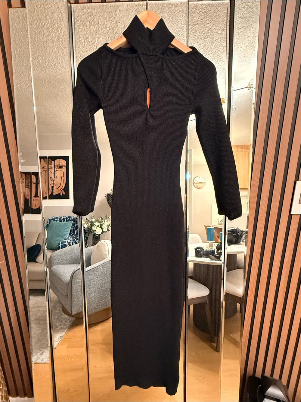 sofia by sofia vergara Black Cold-Shoulder Turtleneck Ribbed Maxi Dress
